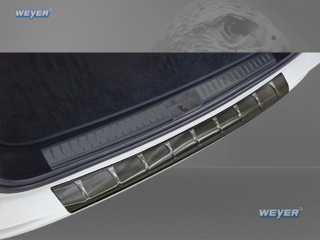 Vue détaillée de la partie supérieure installée de la protection de seuil de chargement Weyer graphite/black sur Mercedes‑Benz Classe E Break (W213, 2016–2023)