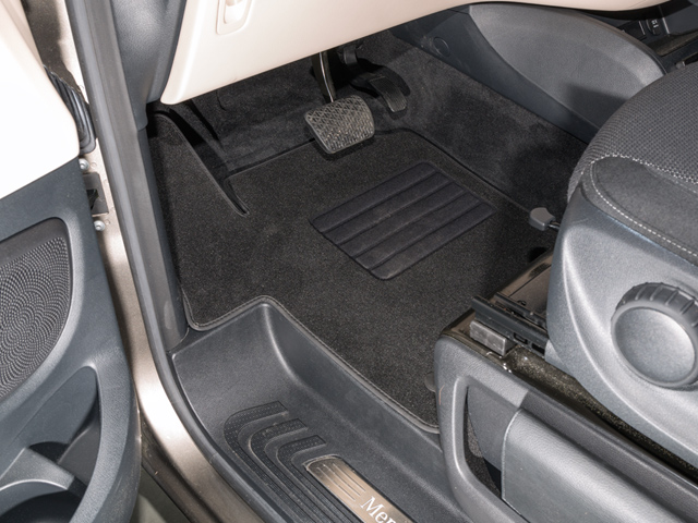 Tapis en velours cabine conducteur Mercedes-Benz Classe V – côté conducteur avec protection