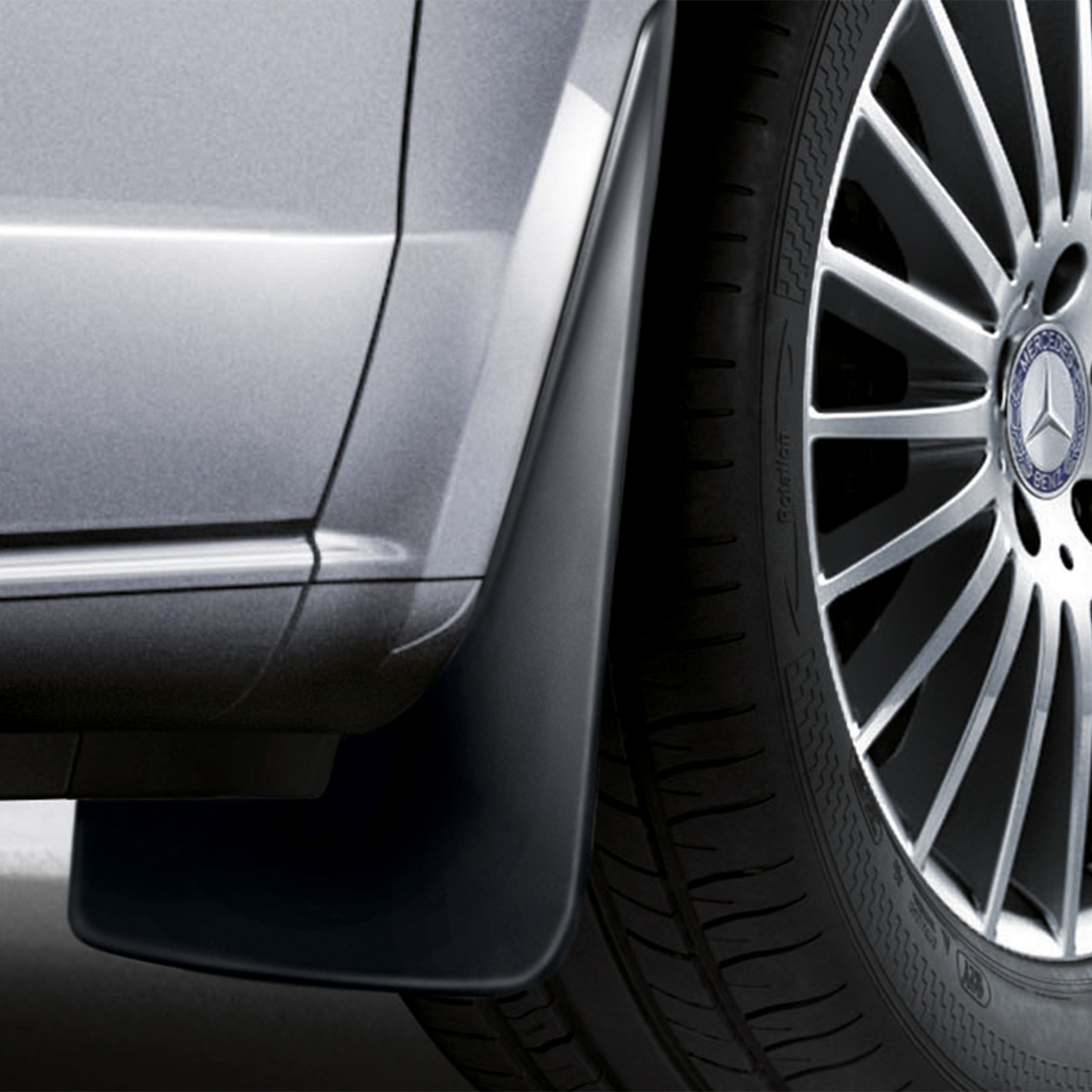 Jeu de bavettes garde-boue Mercedes-Benz, Classe V, essieu avant Jeu de bavettes garde-boue Mercedes-Benz, Classe V, essieu avant