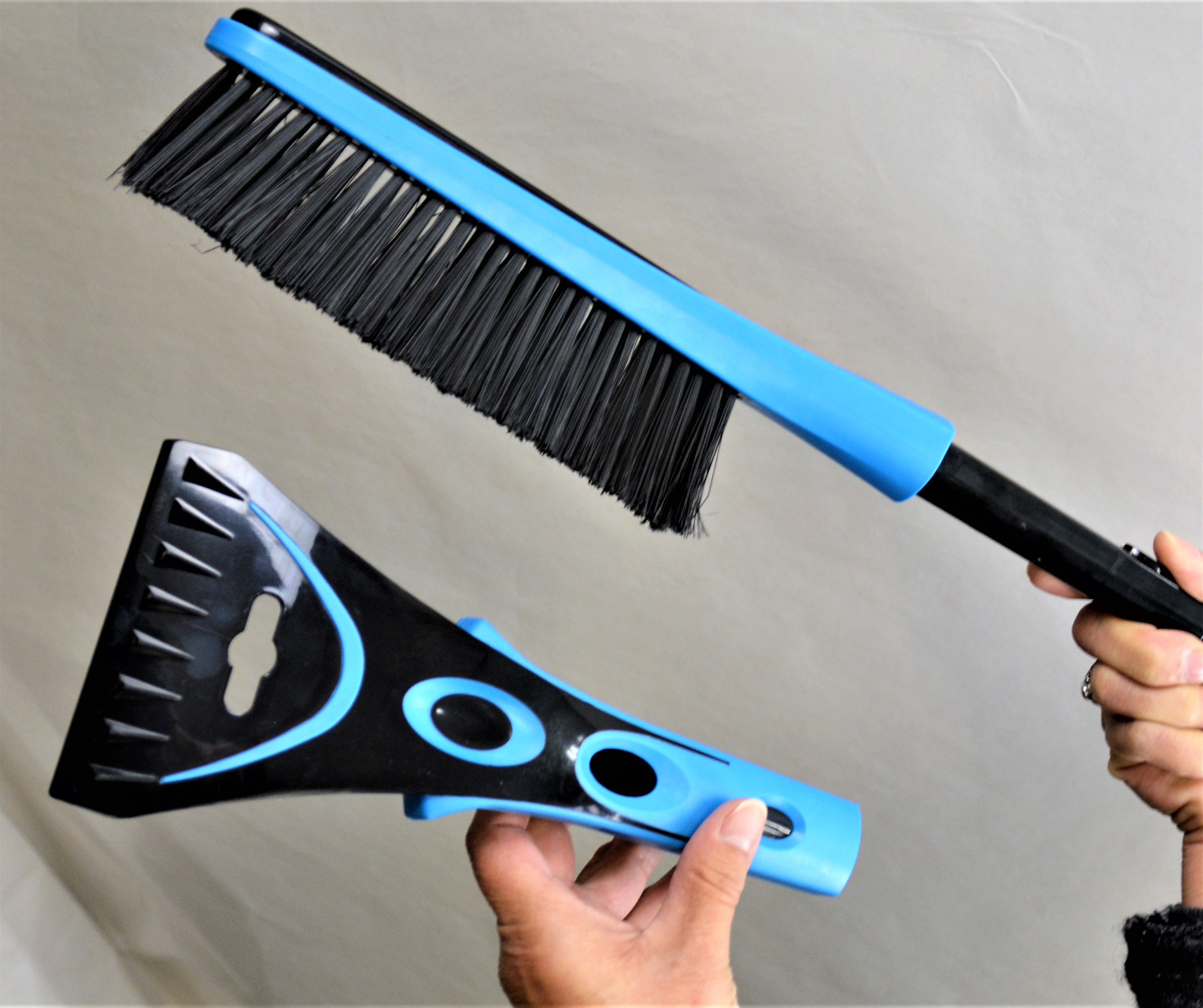 Weyer Snow Brush with Ice Scraper – detachable