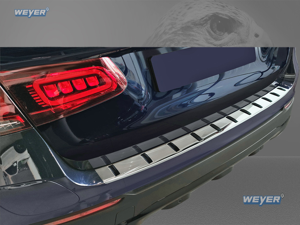 Heckansicht des Mercedes‑Benz GLC X253 mit montiertem Weyer Edelstahl Ladekantenschutz MAX‑PROTECT