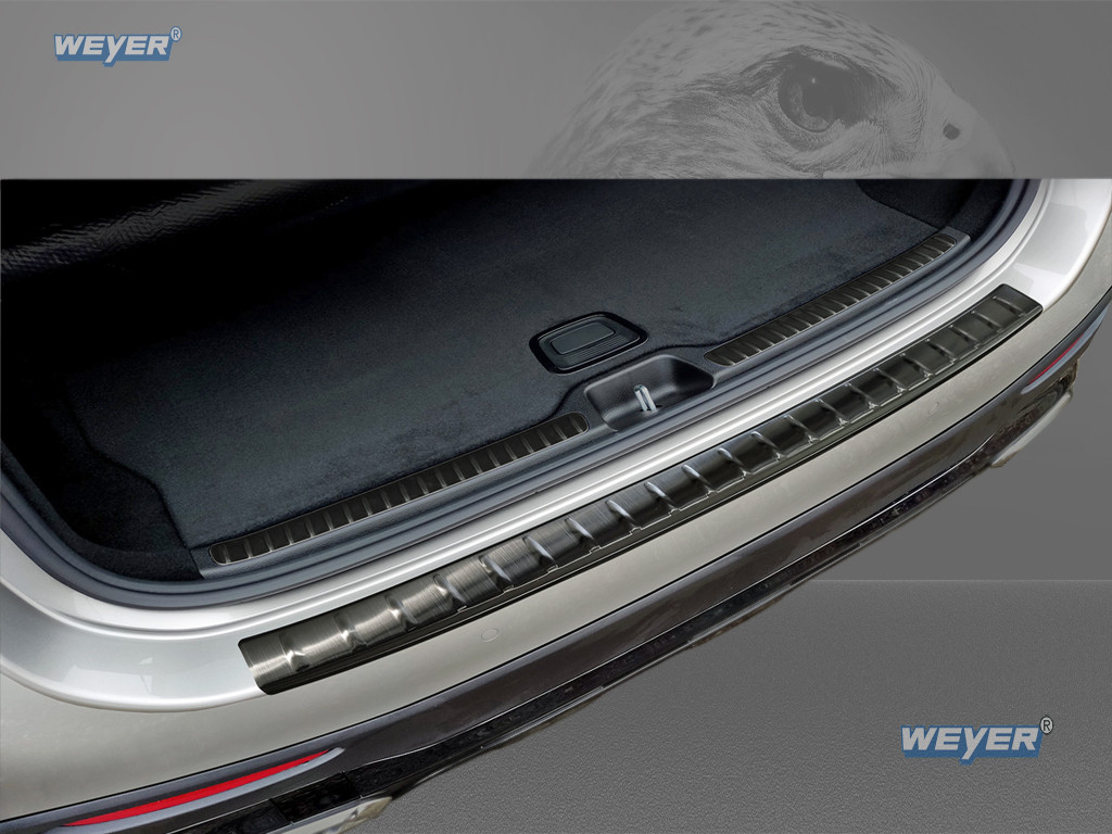 Mounted Weyer stainless steel tailgate protector graphite/black on Mercedes-Benz GLC X254 bumper