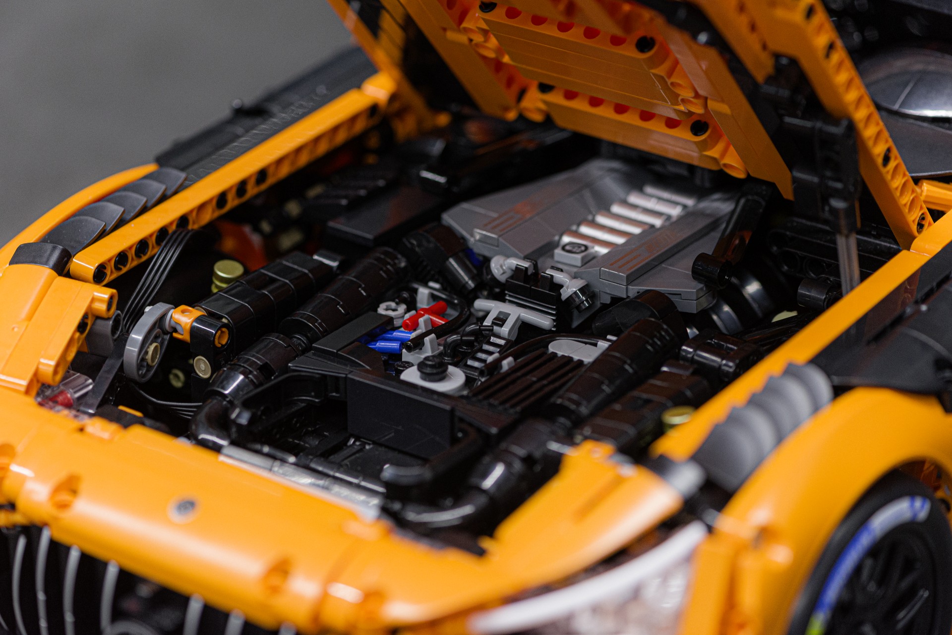 Mercedes-AMG GT3 Klemmbaustein Modell C190, Orange, CaDA, Maßstab 1:8