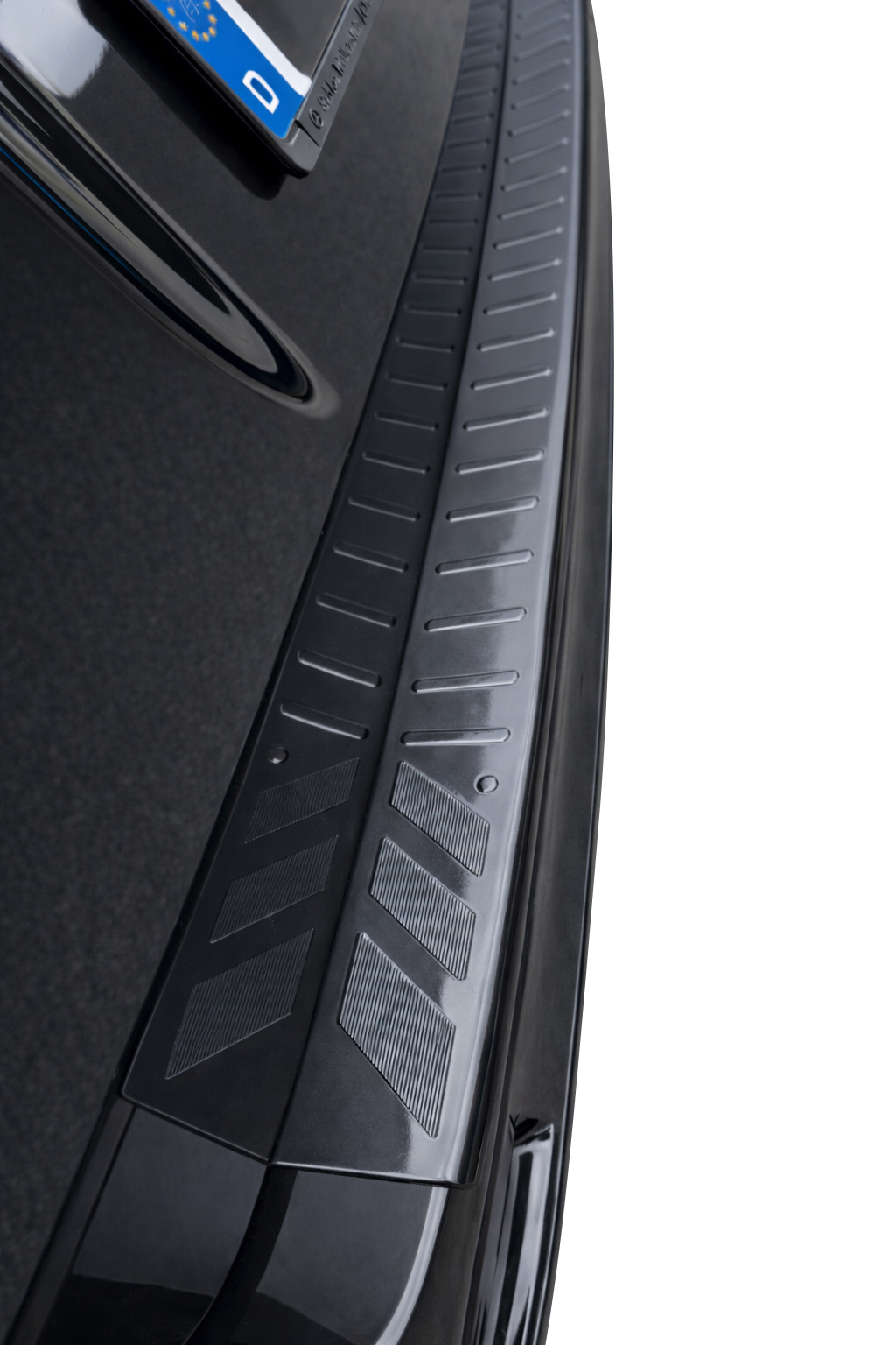 Seitliche Nahaufnahme des Weyer PUR‑Ladekantenschutzes am Mercedes‑Benz V‑Klasse/Vito (W447)