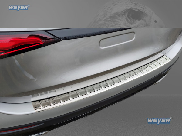 Angled close-up of the WEYER stainless steel trim on the loading edge of the Mercedes-Benz GLC X254