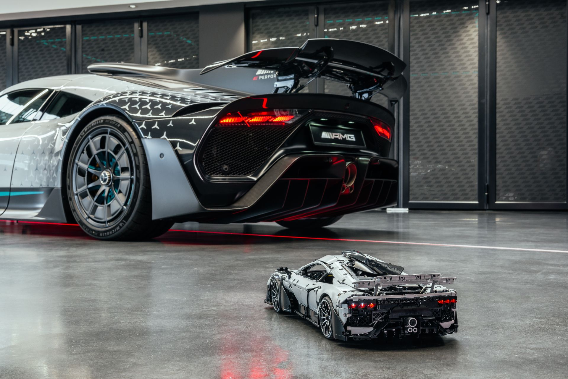 Mercedes-AMG ONE Klemmbaustein Modell C298, Weiß, CaDA, Maßstab 1:8