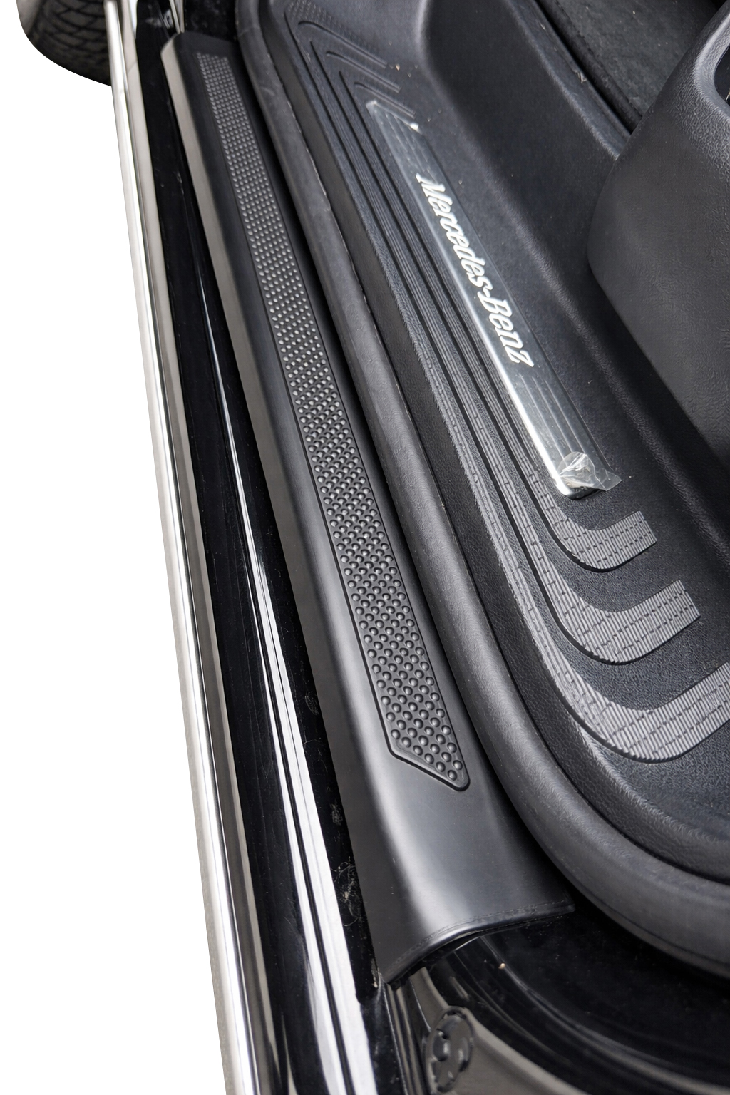 Nahaufnahme des 3D‑Profils der Weyer PUR‑Einstiegsleiste am Mercedes‑Benz Viano/Vito/V‑Klasse (W639/W447)