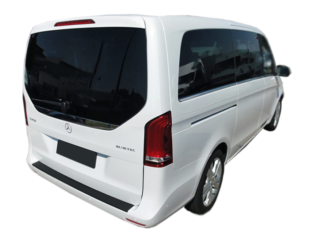 Außenansicht hinten links eines Mercedes‑Benz V‑Klasse/Vito (W447) mit montiertem Weyer PUR‑Ladekantenschutz