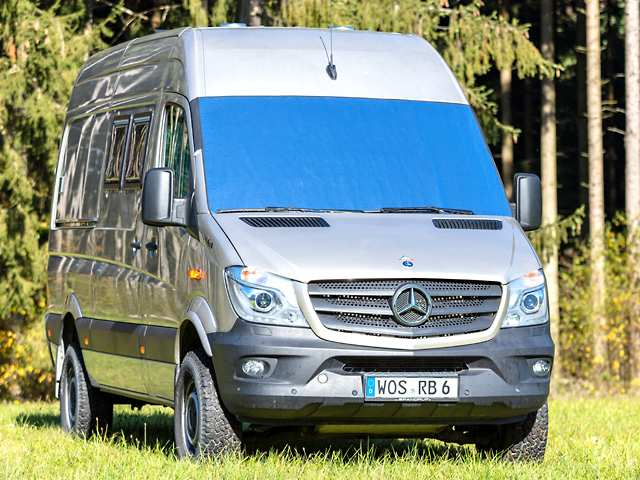Brandrup ISOLITE Outdoor am Mercedes-Benz Sprinter W906 Frontansicht