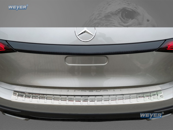 Tailgate area of the Mercedes-Benz GLC X254 with integrated WEYER stainless steel protector