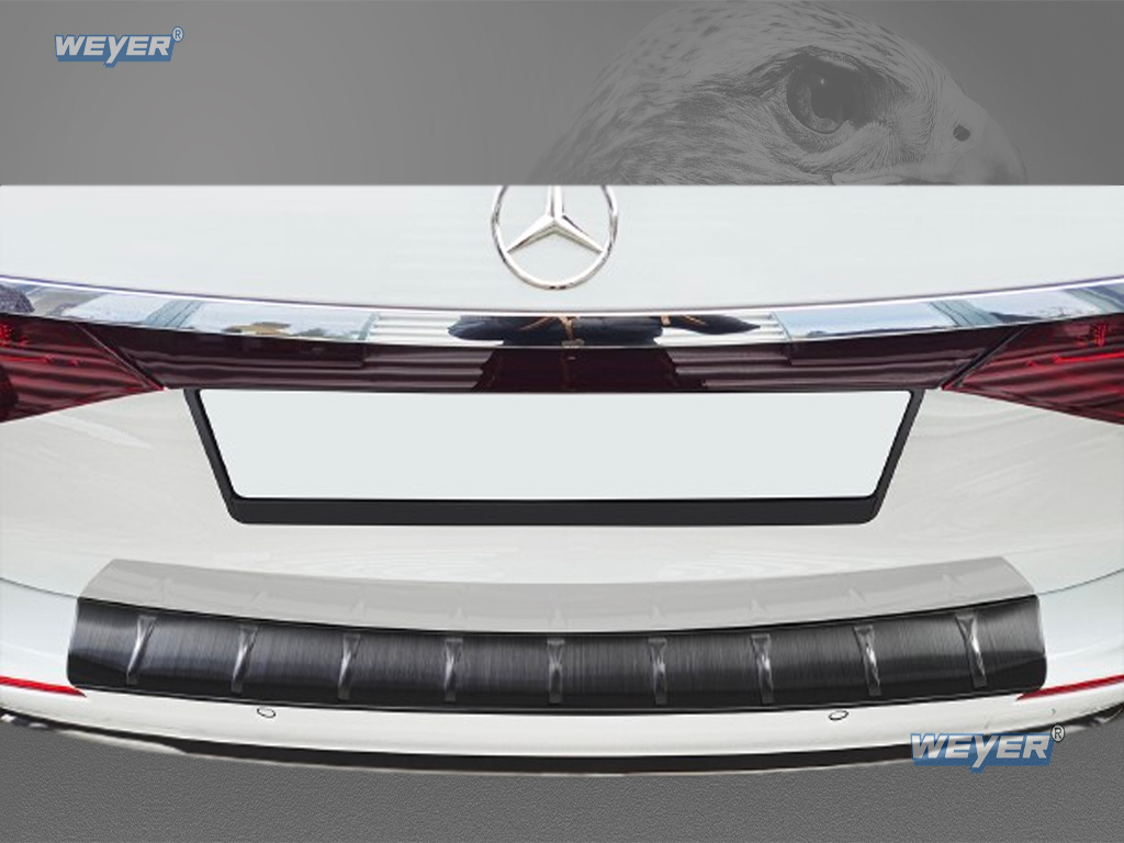 Vue arrière avec la protection de seuil de chargement Weyer graphite/black installée sur Mercedes‑Benz Classe E Break (W213, 2016–2023)