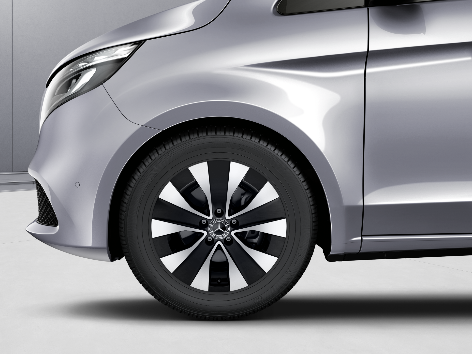 Genuine Mercedes-Benz Winter Complete Wheel 5-Spoke Black High-Sheen 235/55 R17 Michelin Pilot Alpin 5