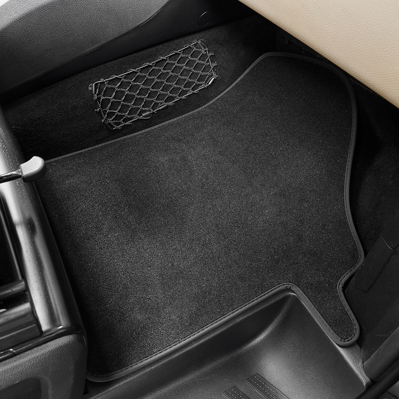 Brandrup velour carpet, driver and passenger seat incl. center mat (from year of construction 9/2017)